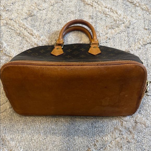 Louis Vuitton Brown Monogram alma Satchel - Picture 2 of 8